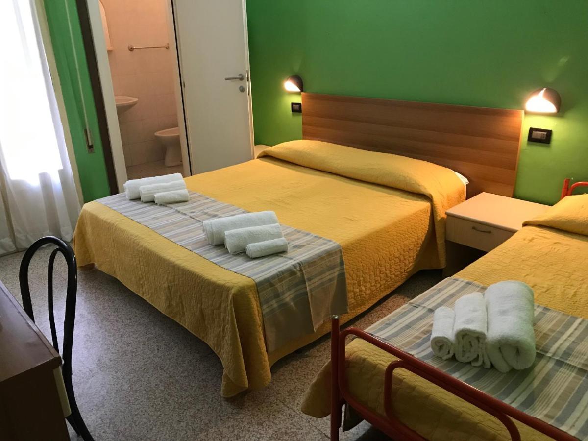 Hotel Berna Ρίμινι Εξωτερικό φωτογραφία